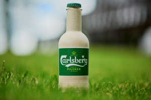 Carlsberg tests green fiber beer bottles with 8,000 prototypes